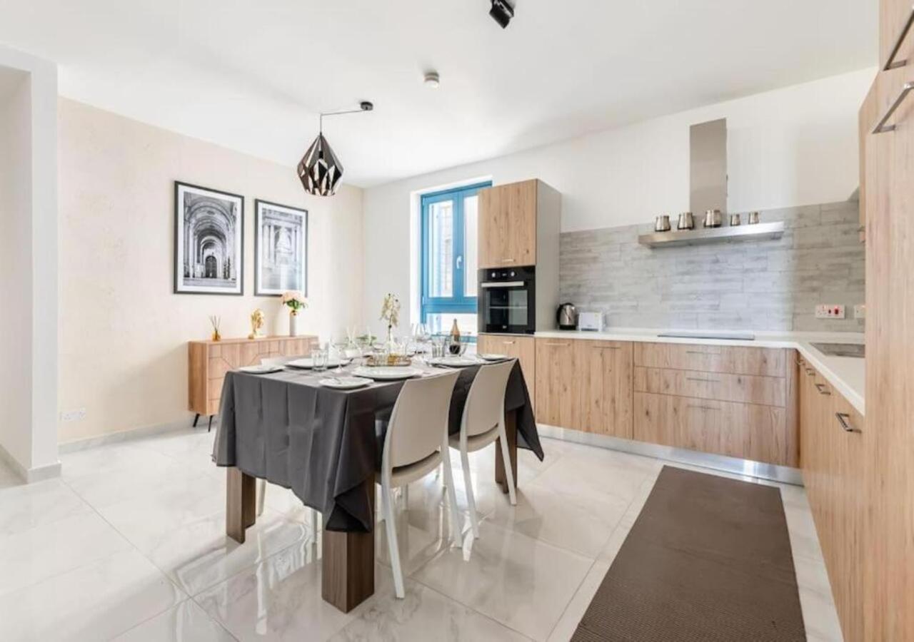 Sea View Luxury Apartment Brand New In Valletta Exterior photo