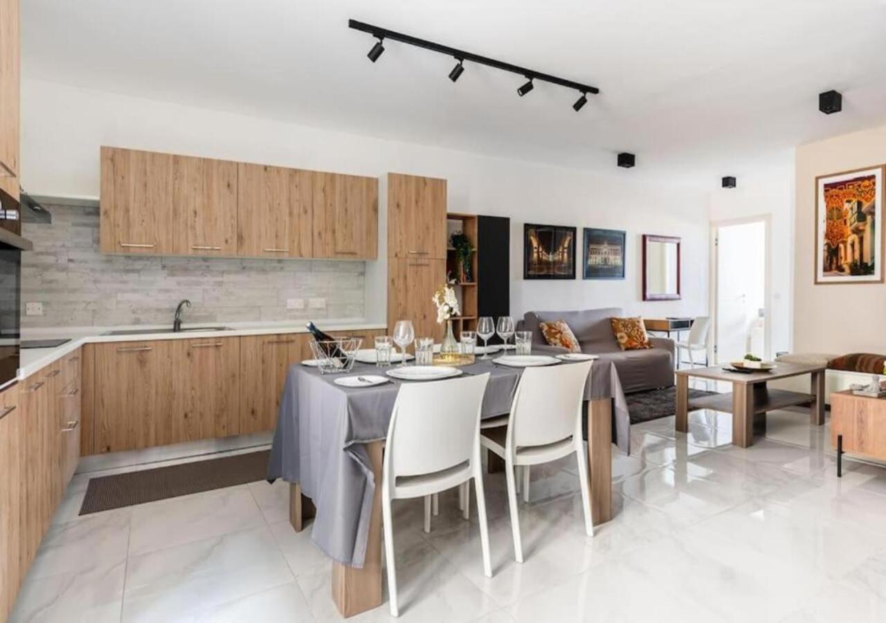 Sea View Luxury Apartment Brand New In Valletta Exterior photo