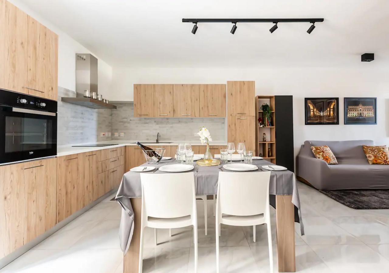 Sea View Luxury Apartment Brand New In Valletta Exterior photo